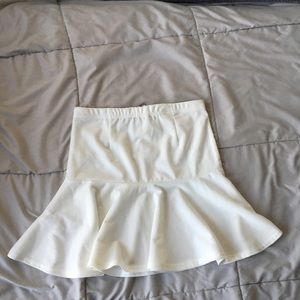 White Flare Skirt | BooHoo Size 6 | NWT